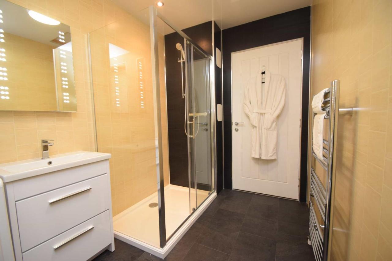 Apartment Rosedene Highland House Apartments, *
